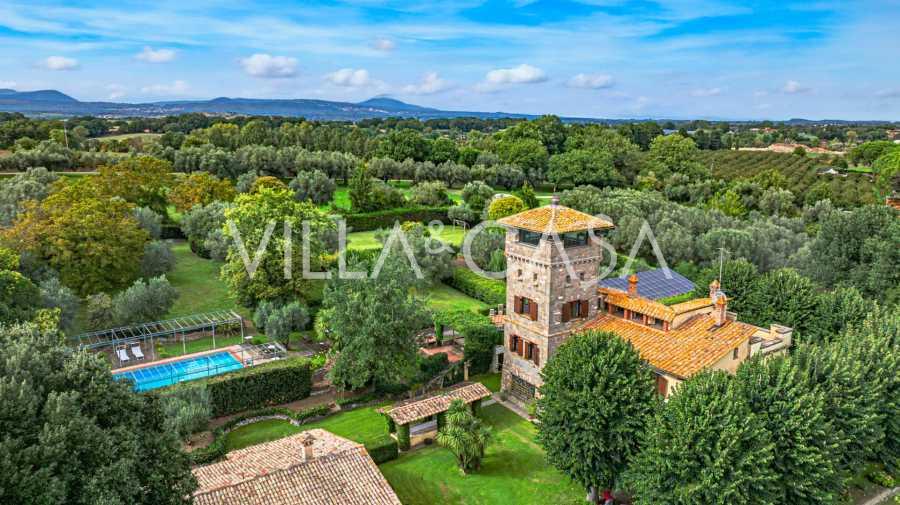 Элитная усадьба у озера Браччано