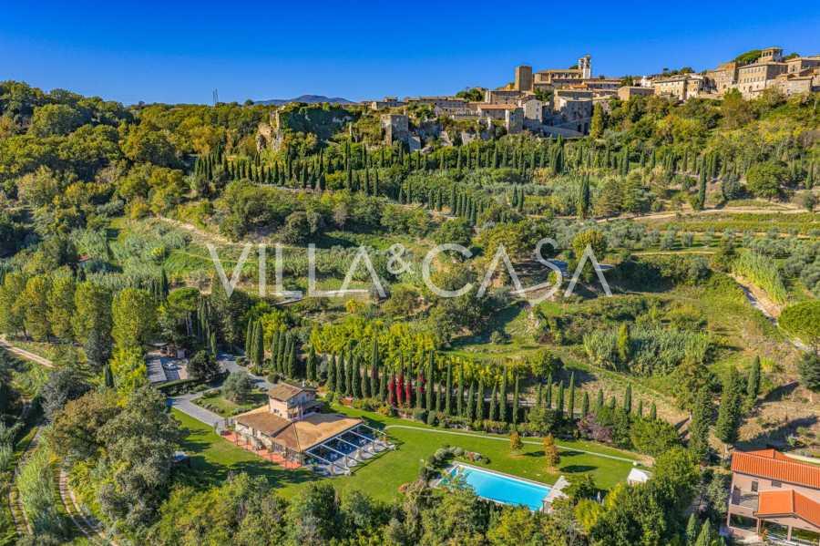 Элитный агротуризм с бассейном и конюшней в регионе Лацио