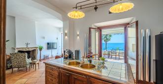 Историческая эксклюзивная вилла у моря в Санта-Маринелле, Рим.