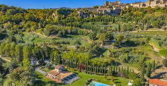 Элитный агротуризм с бассейном и конюшней в регионе Лацио